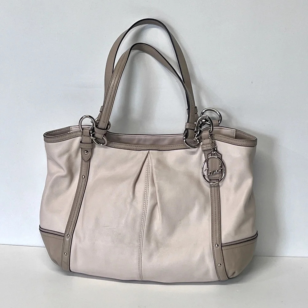 COACH Alexandra Cream and taupe leather hobo bag. - Picture 4 of 12